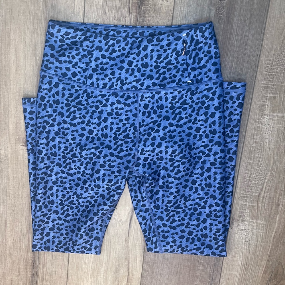 CALIA by Carrie Underwood Super Soft Stretch Hidden Pocket Leggings Sz Med